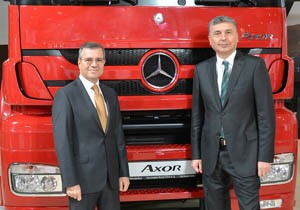 Mercedes-Benz Türk Logitrans Fuarı’nda Actros ve Axor çekicileri sergiliyor