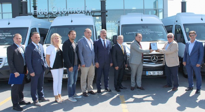 Mercedes-Benz Türk’ten Sesli Turizm ve Ofses Turizm’e Sprinter Teslimatı