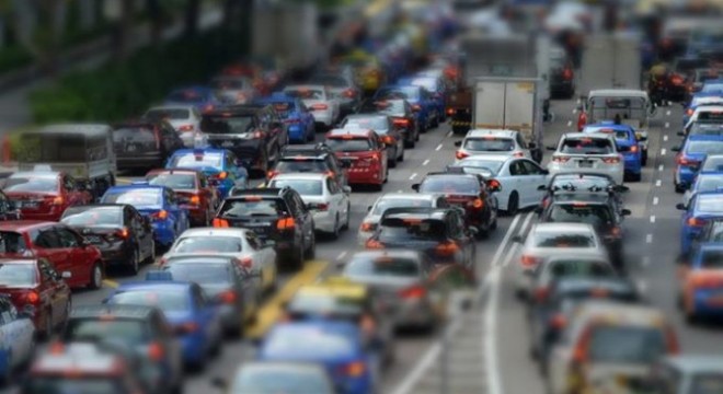 Singapur da yeni otomobillerin trafiğe çıkışına izin yok