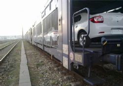 OMSAN otomobilleri demiryoluyla taşıyor