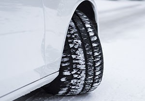 Kazaları Önlemek İçin Binek Araçlar Da Kış Lastiği Kullanmalı