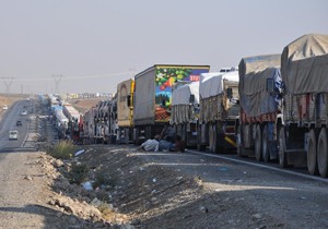 Türk Şoförler İran-Türkmenistan Sınırında Perişan!
