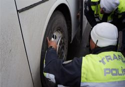 Otobüslerde  kış lastiği  kontrolü sıklaştı