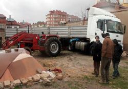 Konya da madeni yağ yüklü TIR çalındı