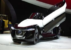 Nissan Bladeglider görenleri şaşırtıyor!